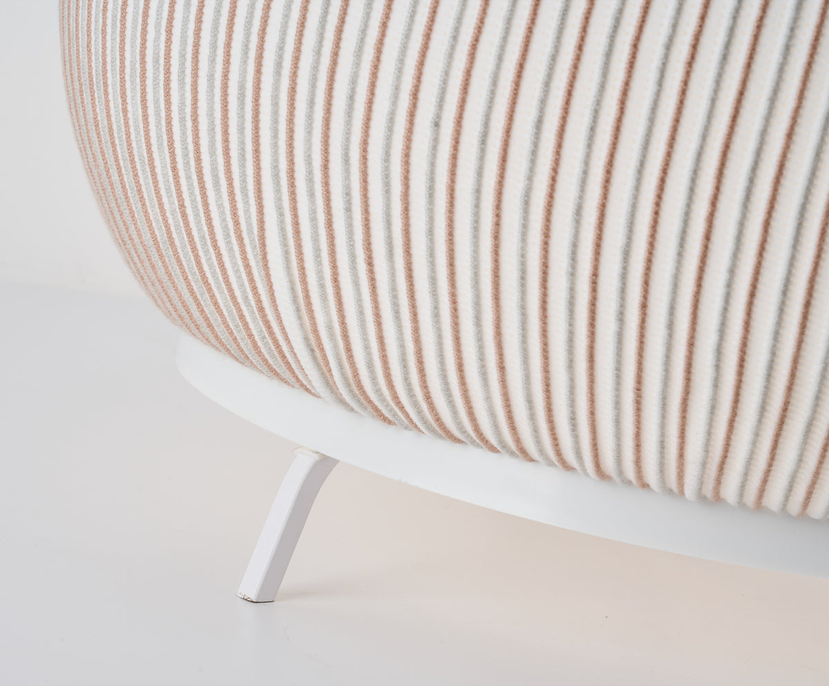 MOPOCE Pleat Round Table Lamp — knitted shade detail