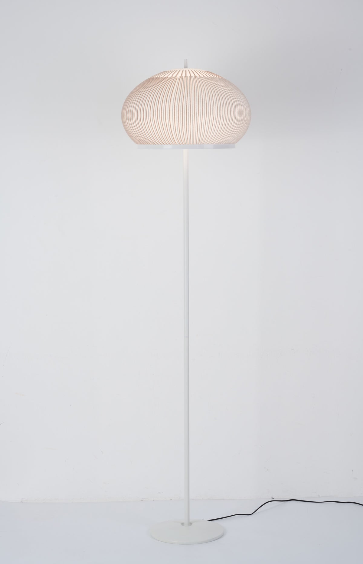 MOPOCE Pleat Slender Floor Lamp — alternate product view