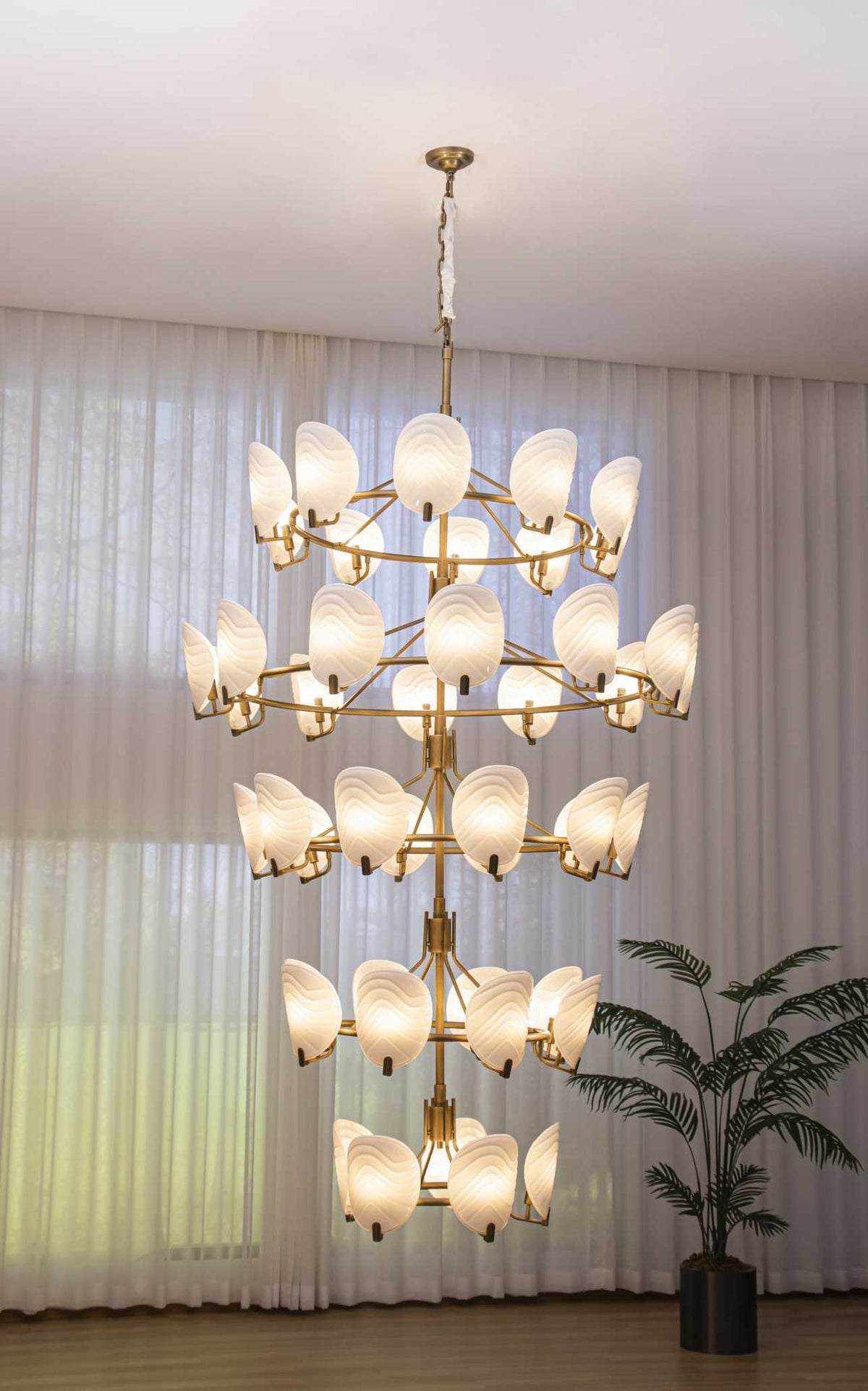 MOPOCE Petal Tower Chandelier