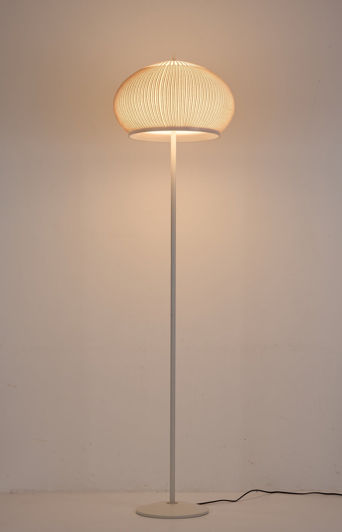 MOPOCE Pleat Slender Floor Lamp — illuminated product view
